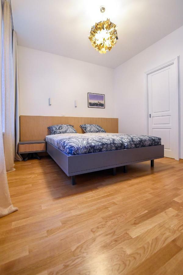 City Centre Chic Apartment Ljubljana 1/4 Kültér fotó